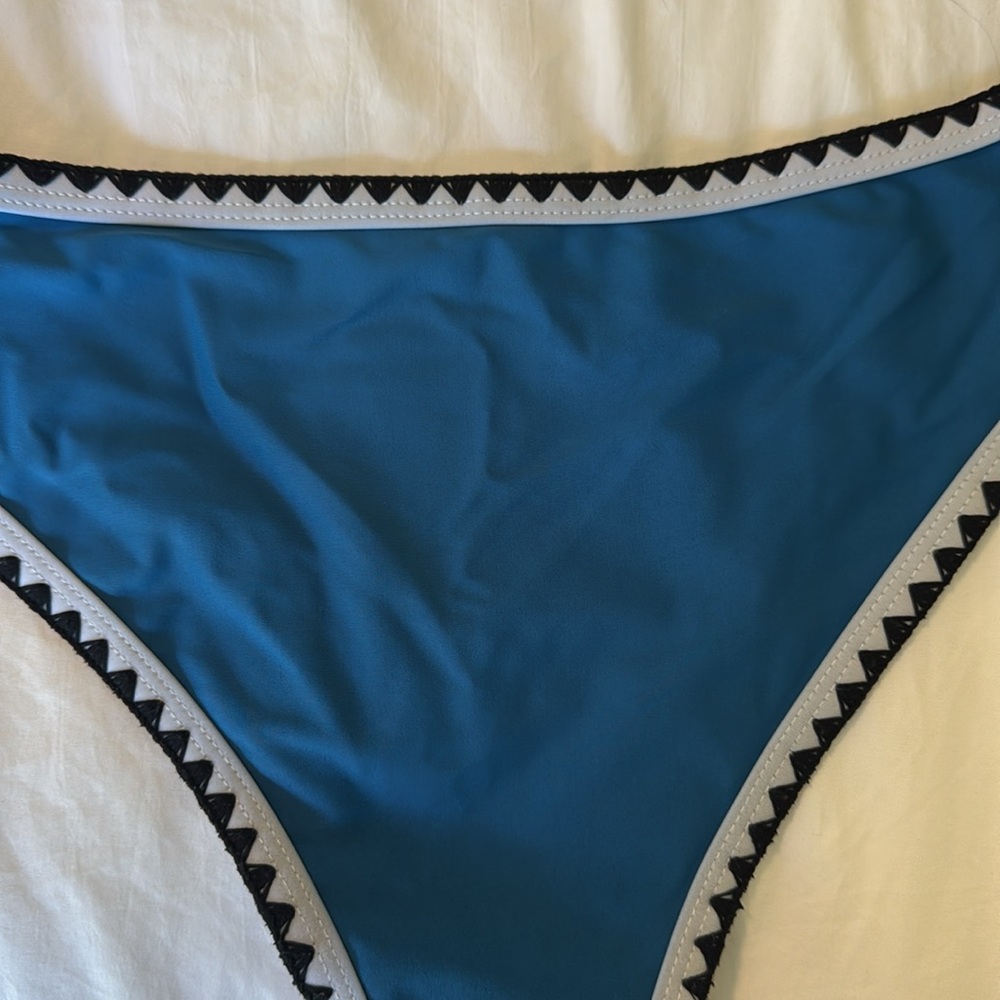 Bikini Bundle -Size L - Picture 8 of 10